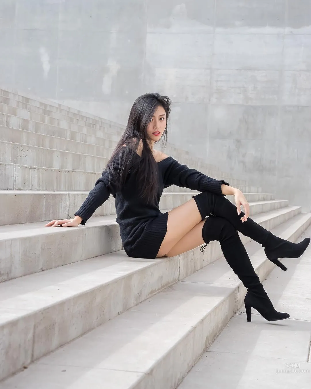 Sweet and Domineering! Chen Lingyu's Super Confident Smile Plus Hot Figure, the Queen Is Decided to Be You! photo 28