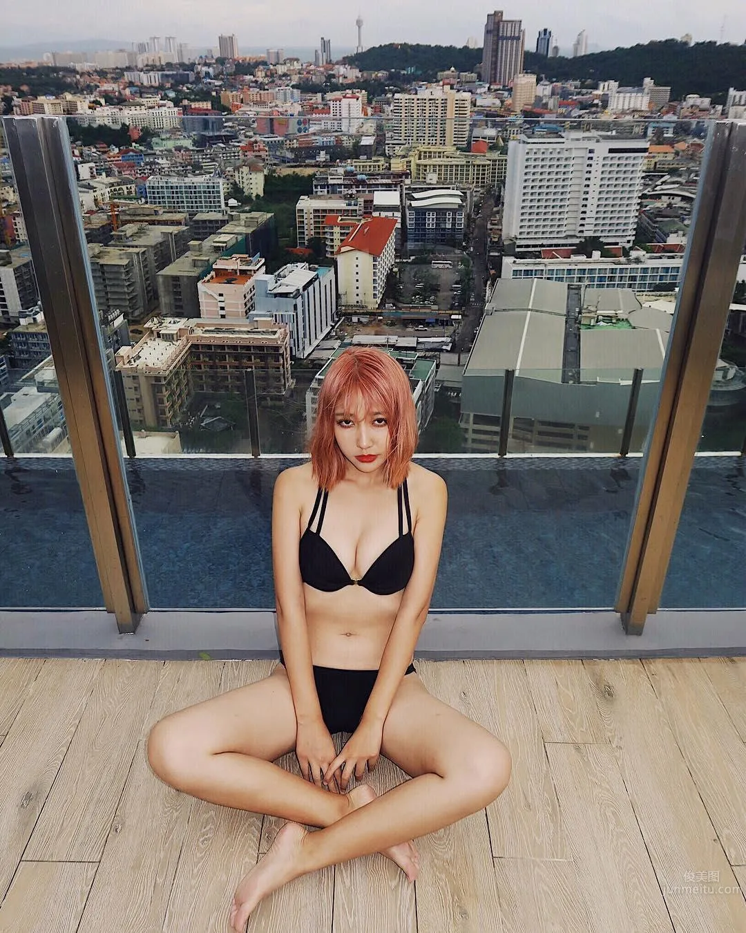 Xu Qingling, Ig Sharing Okinawa Bikini Photos photo 32