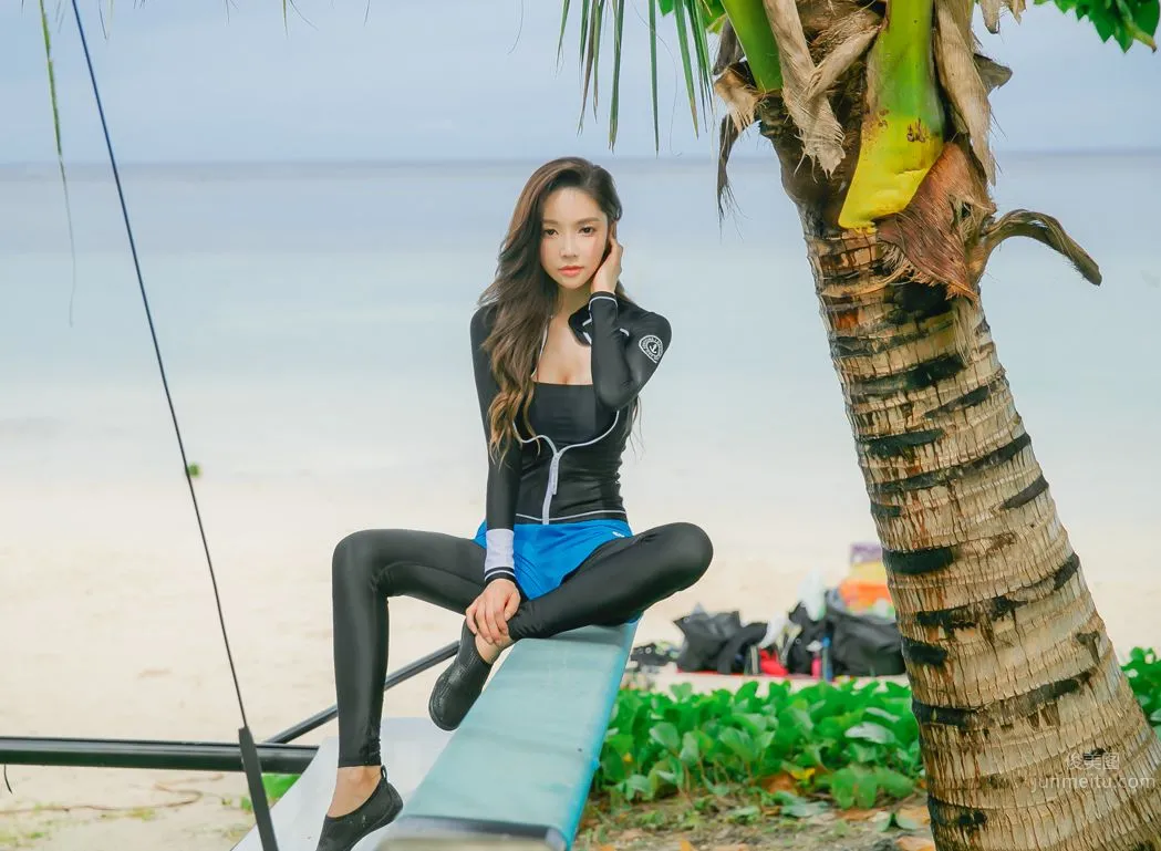 Park Soo Yeon - 2017 Swimwear Series Set Five photo 33