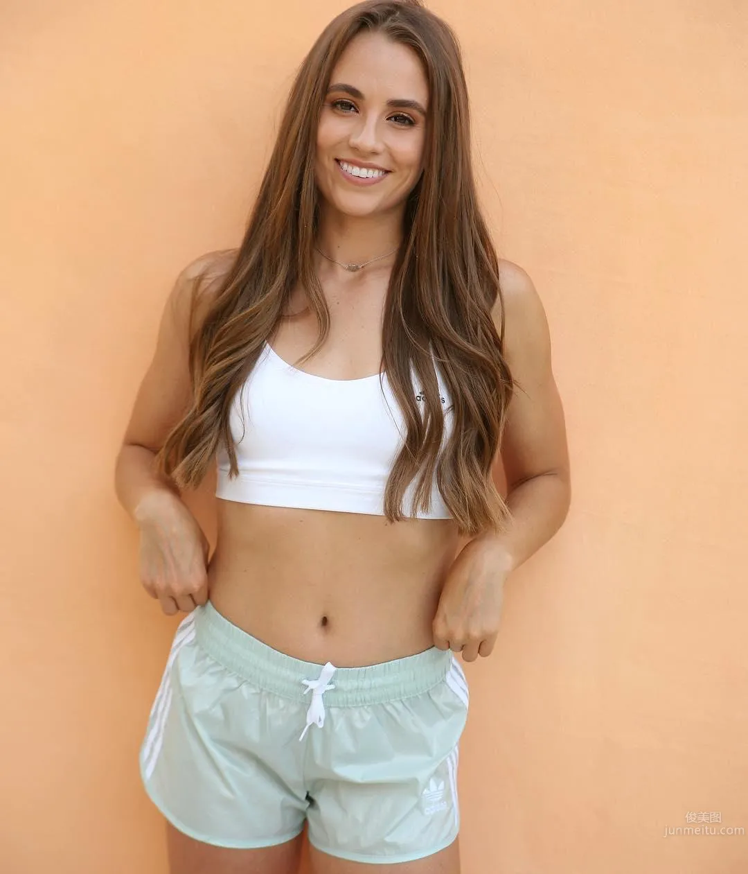 Rachel DeMita- 顔藝俱佳的美女籃球主播 23