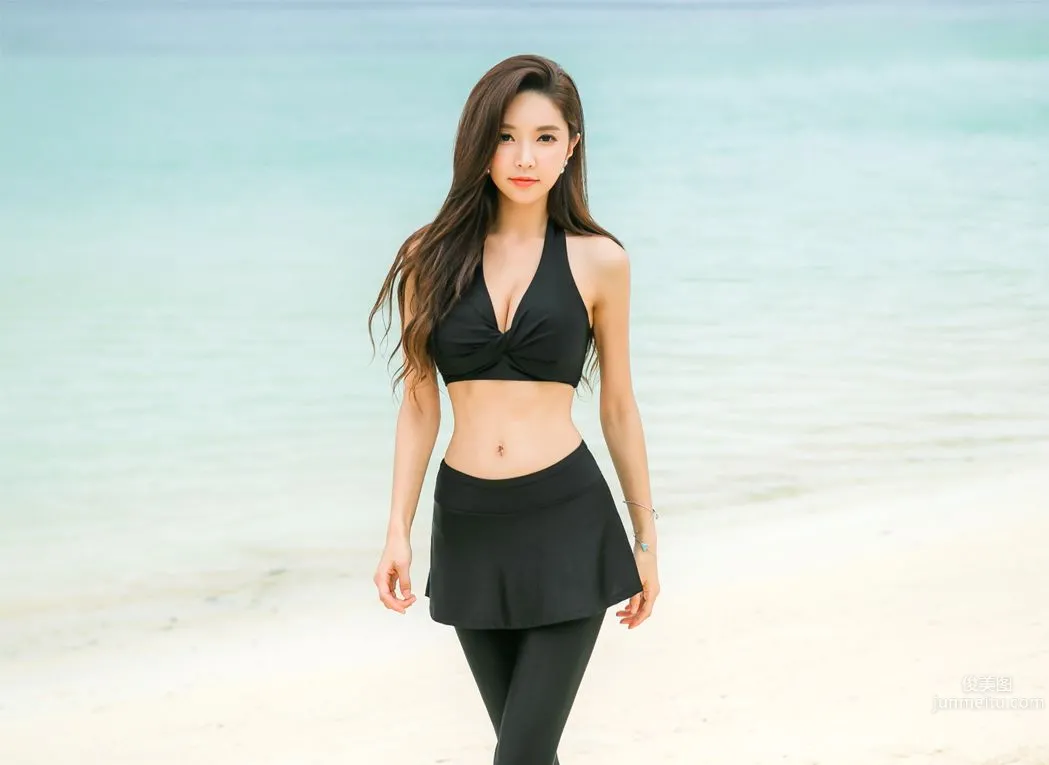 Park Soo Yeon, 2017 Swimwear Series Gallery Six photo 37
