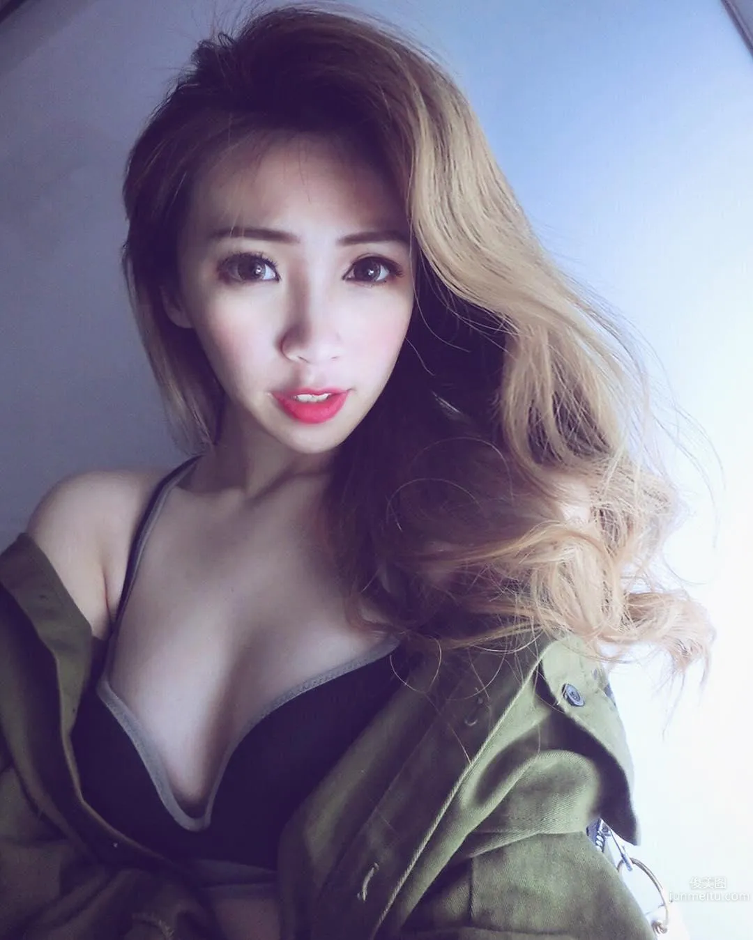 Malaysian Beauty Deng Anqi, Elegant Yet Sexy photo 11