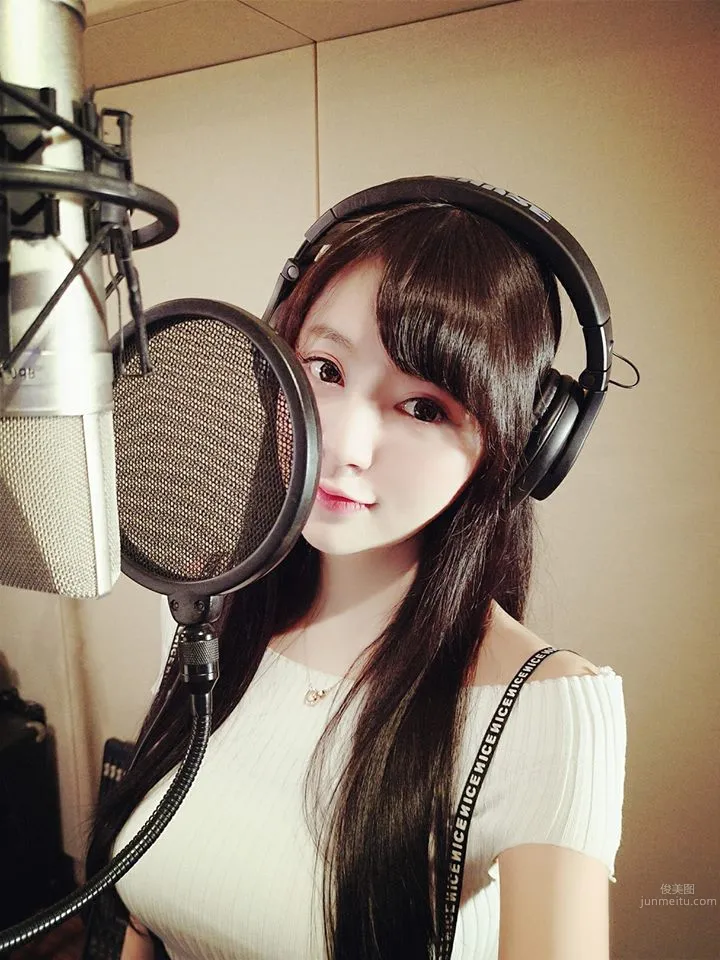 台灣正妹芊予Charmmy 完美顔值讓人戀愛 5