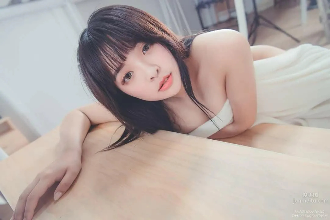 李姿儀- 萌萌脸蛋身材却超火爆的无敌反差！_9