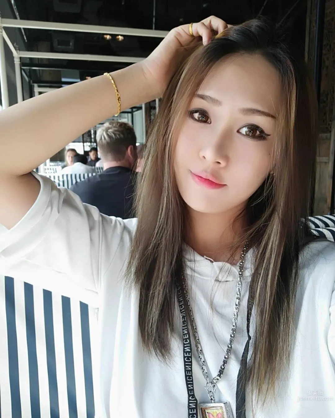 台灣I級豔後洪蓉 超震撼的事業線 30