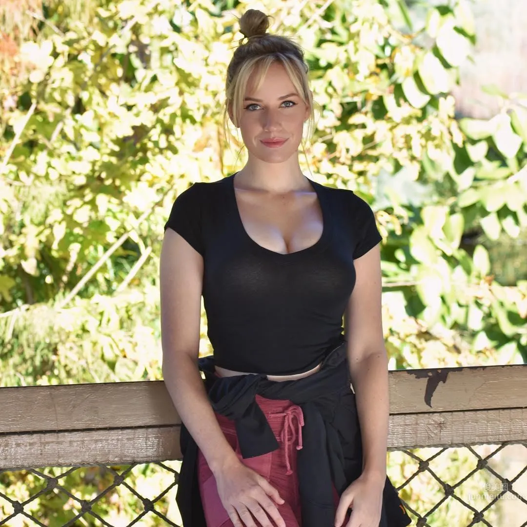 Paige Spiranac - The Sexiest Golfer photo 27
