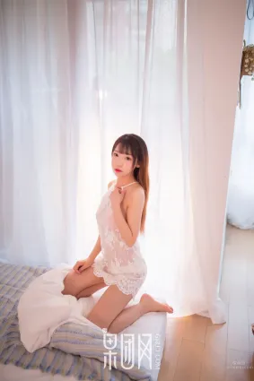 可愛蘿莉大膽嘗試蕾絲誘惑！