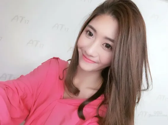 何季珍Kelly，大眼美胸正妹，網友驚呼「太美了！」