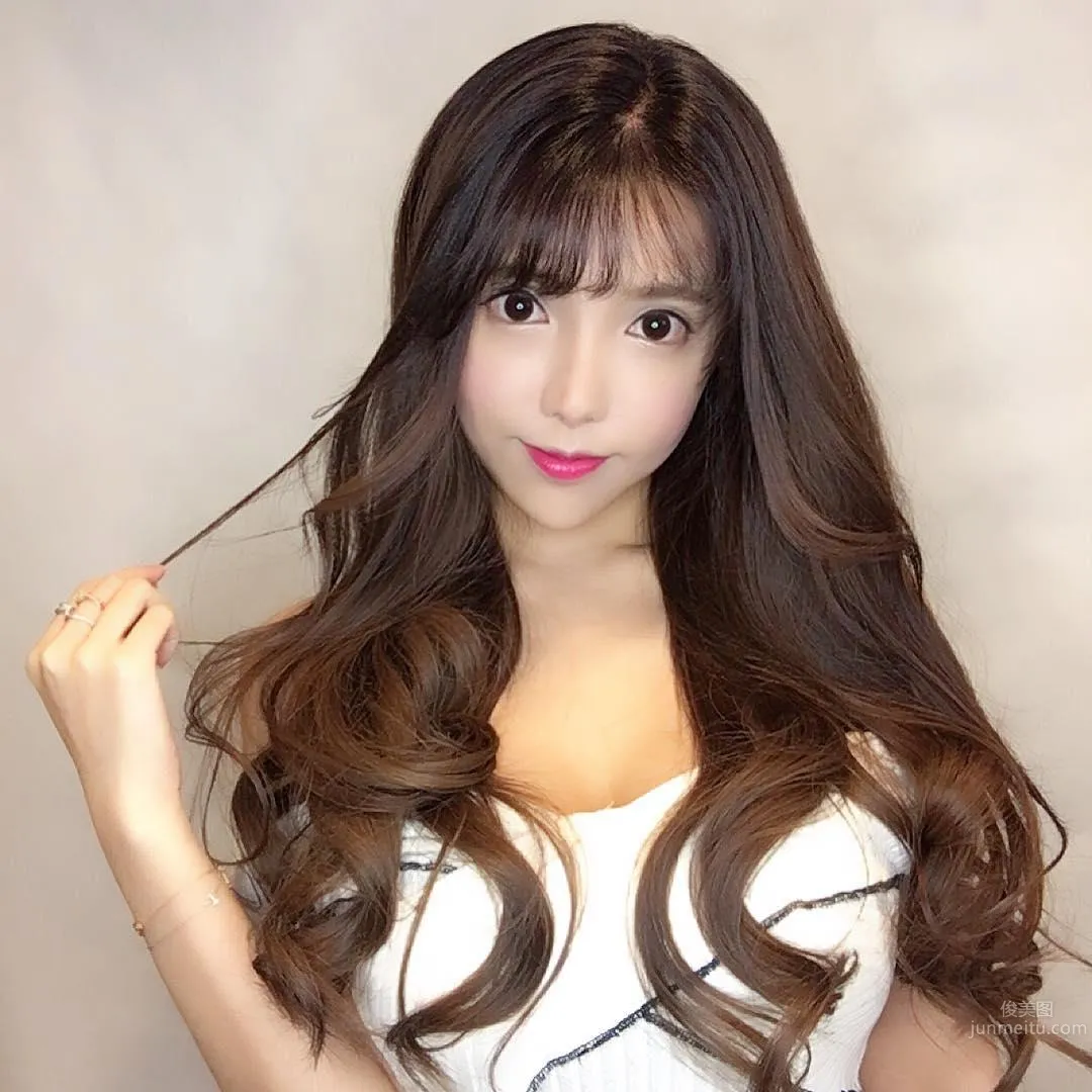 激似人氣女優三上悠亞！「白皙甜心」譚詠曦胸器太過驚人 11