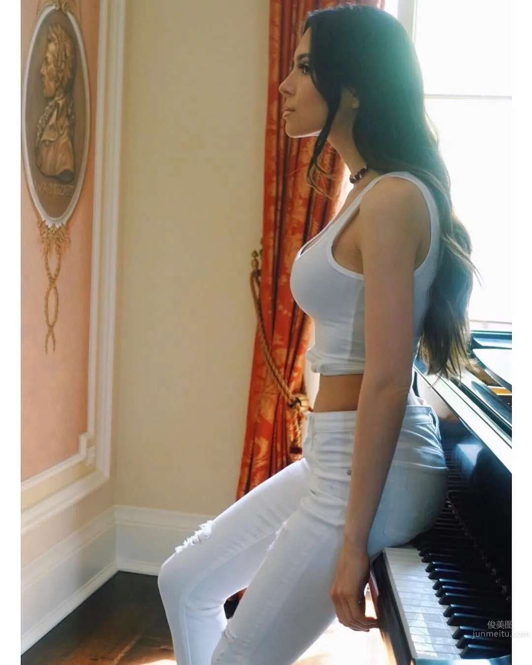 Lola Astanova, Beautiful Pianist Private Shoot photo 16
