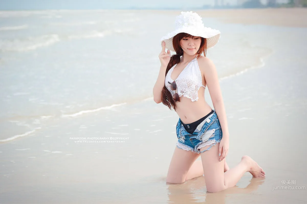 Alisa Phonaem- 真空圍裙咖啡與開背毛衣誘惑 51