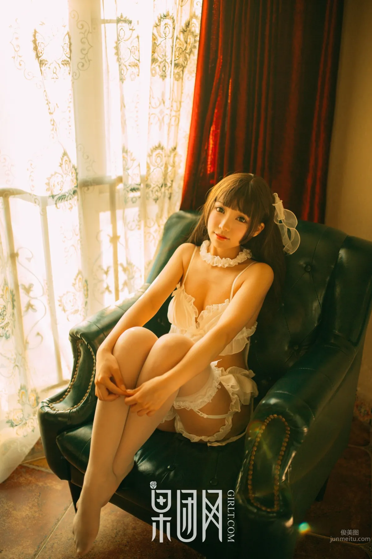 白絲男人斬！蘿莉真空上陣化身調皮小女仆 38