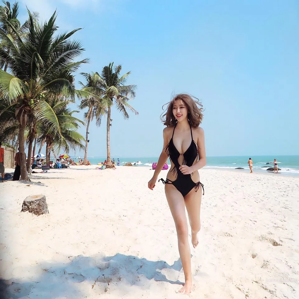 Xu Qingling, Ig Sharing Okinawa Bikini Photos photo 52