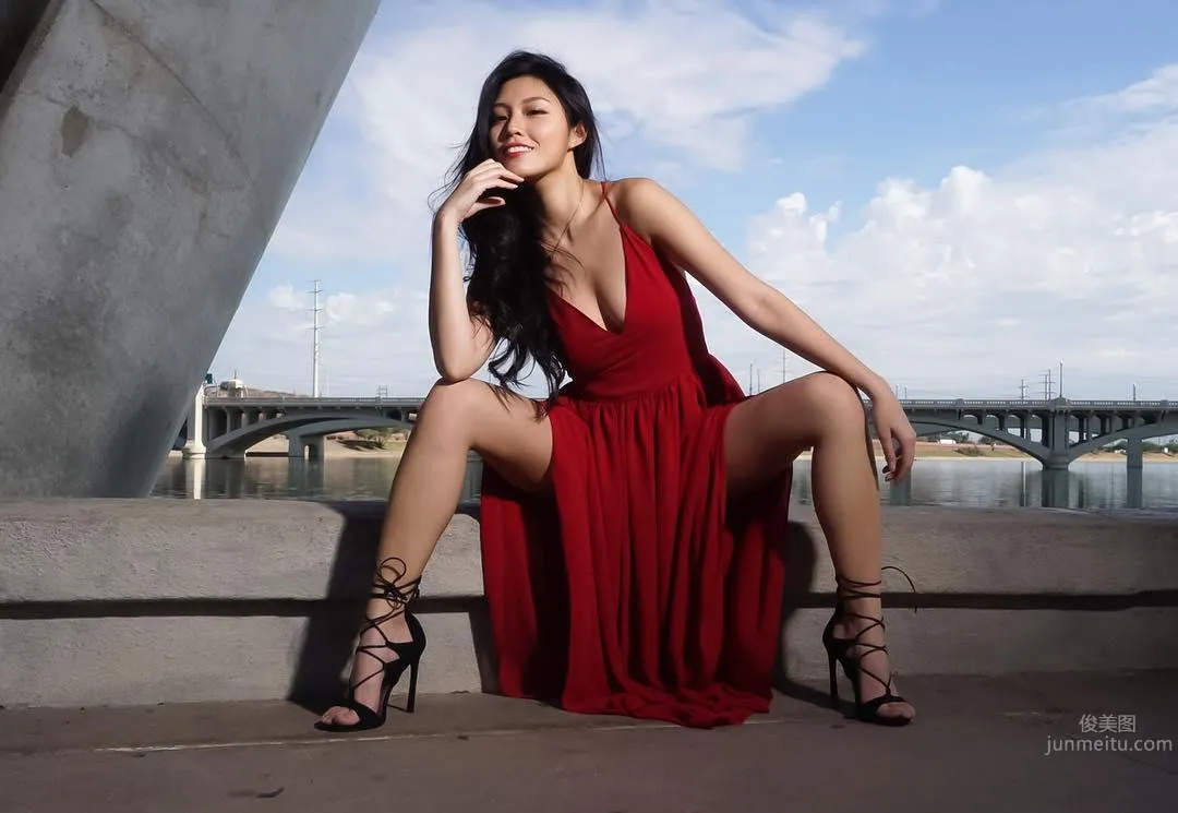 Sweet and Domineering! Chen Lingyu's Super Confident Smile Plus Hot Figure, the Queen Is Decided to Be You! photo 32