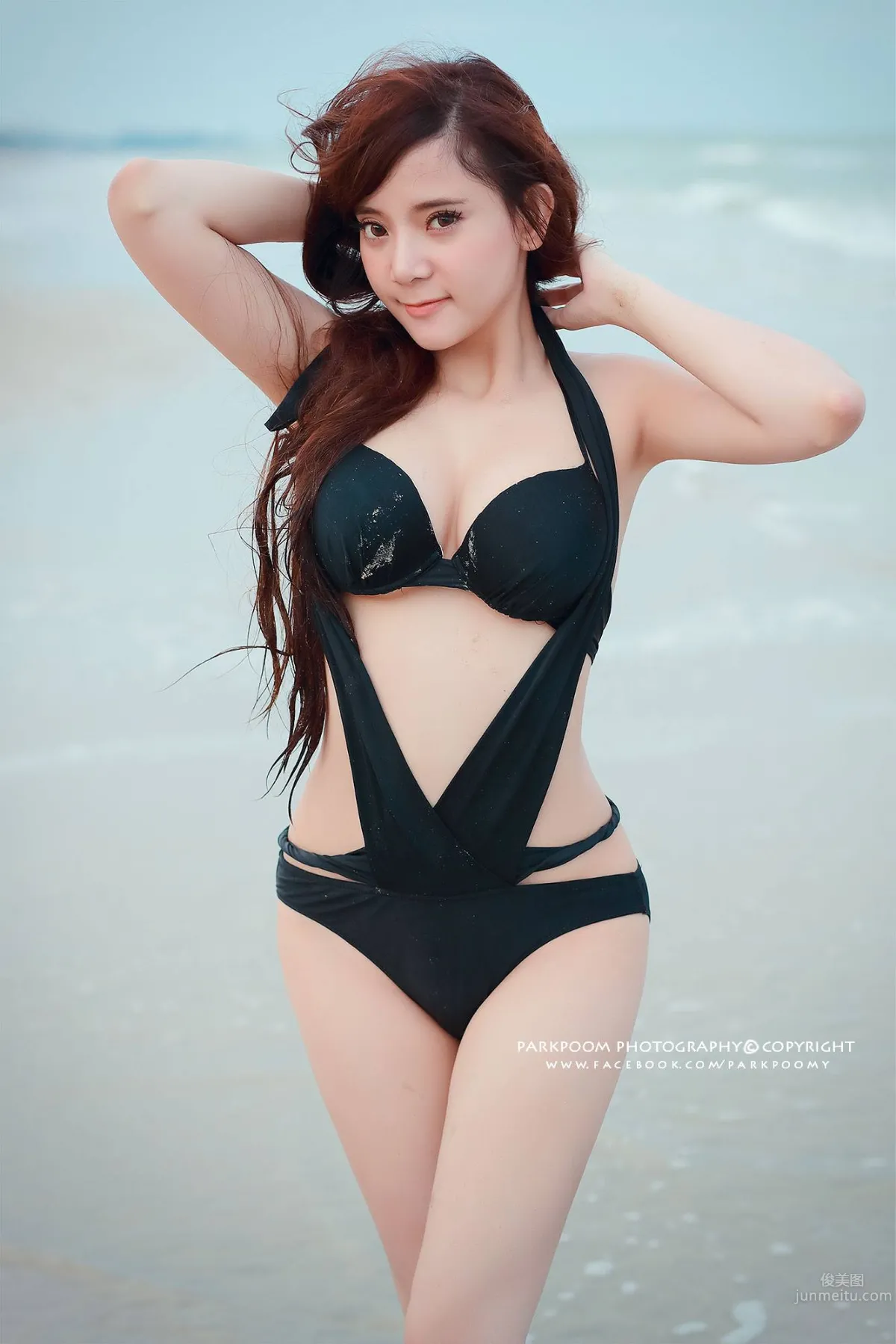 Alisa Phonaem- 真空圍裙咖啡與開背毛衣誘惑 38