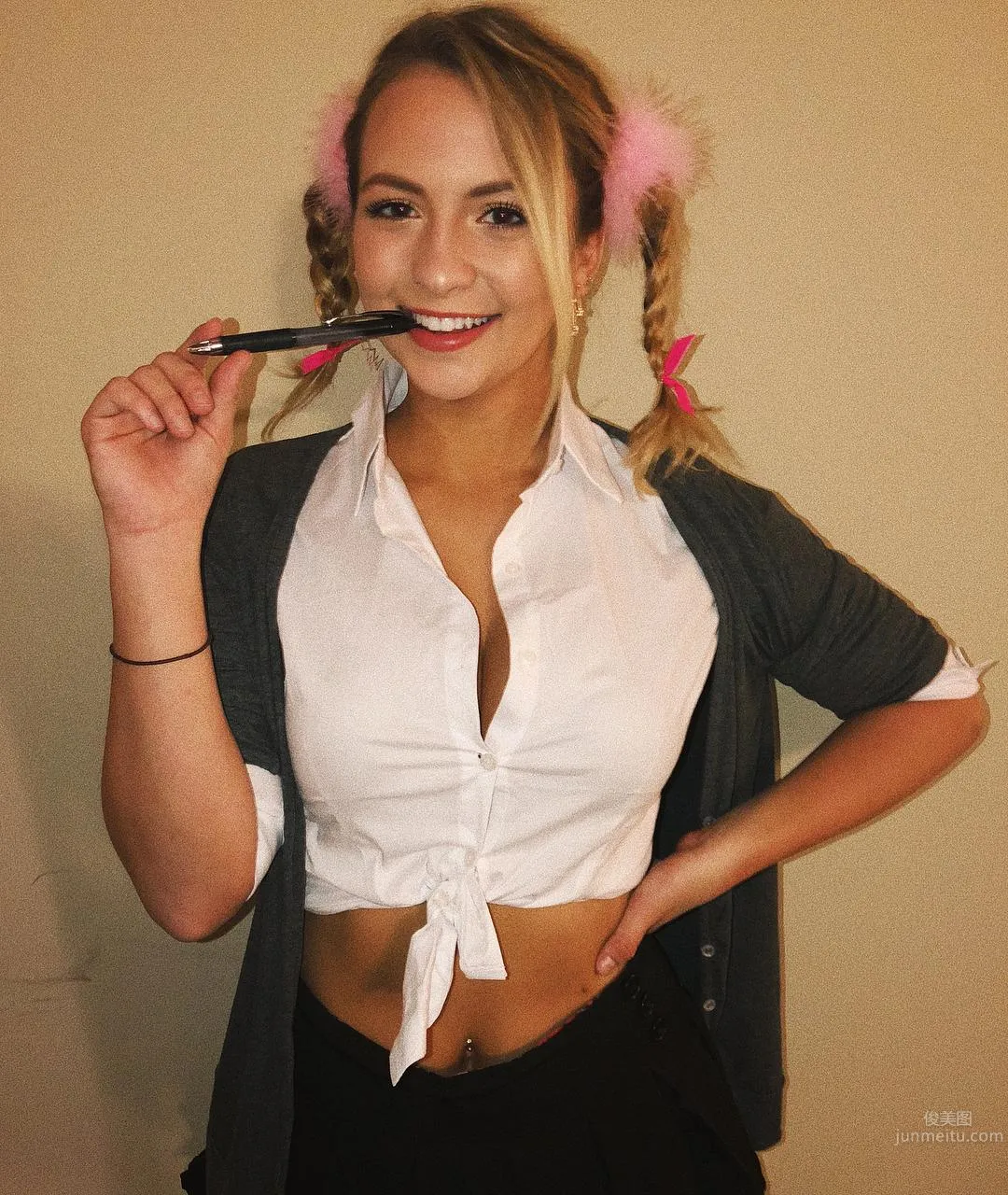 Sophs Tinnett- 微肉感的歐派甜心 40
