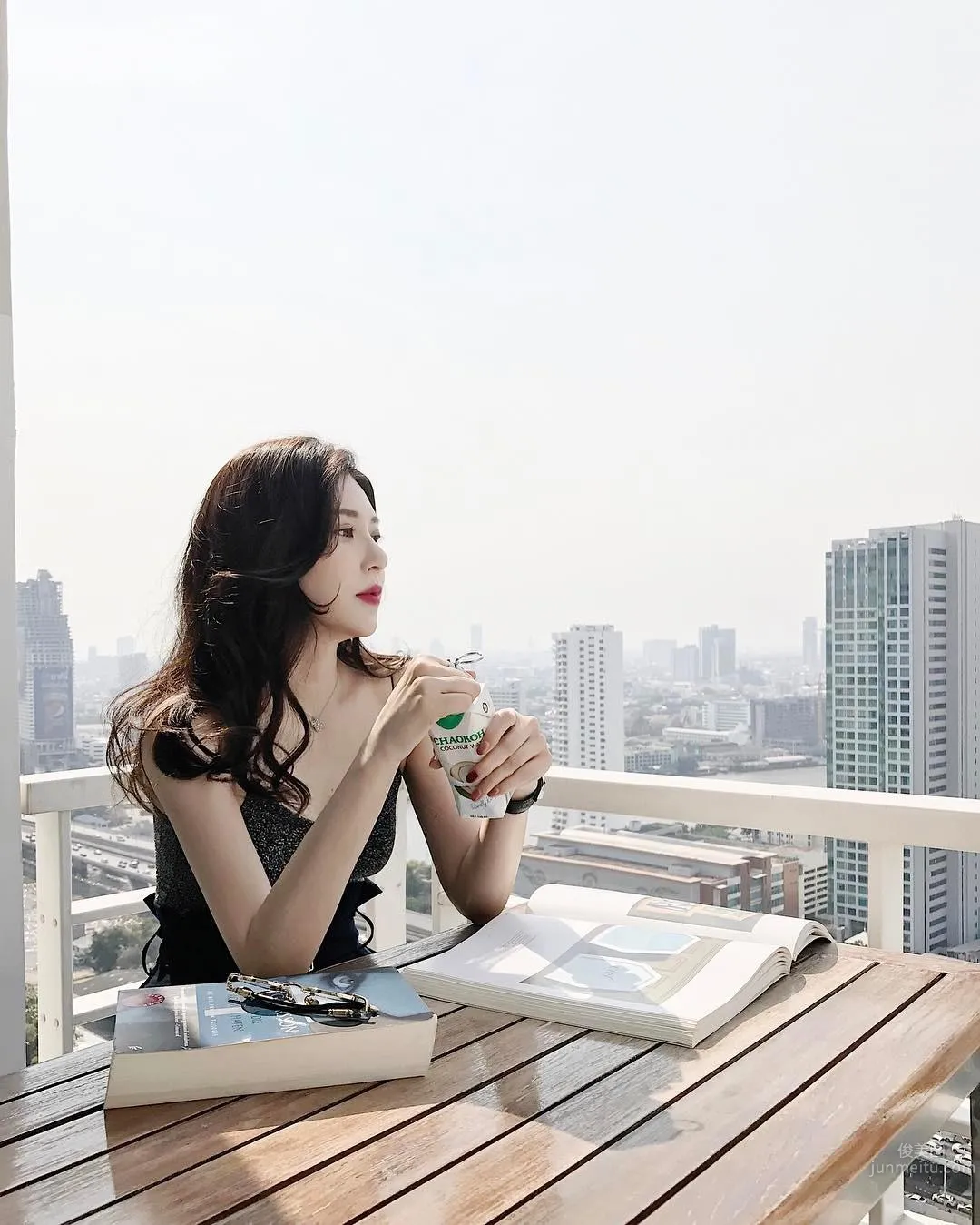 'Mingdao Campus Beauty' Evolved Even More After Graduation, So Hot Fans Shout No No! photo 9