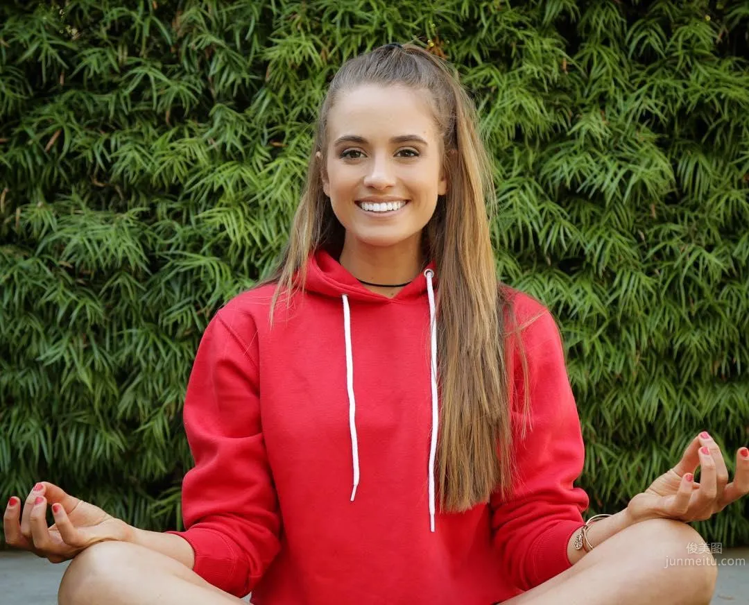 Rachel DeMita- 顔藝俱佳的美女籃球主播 3