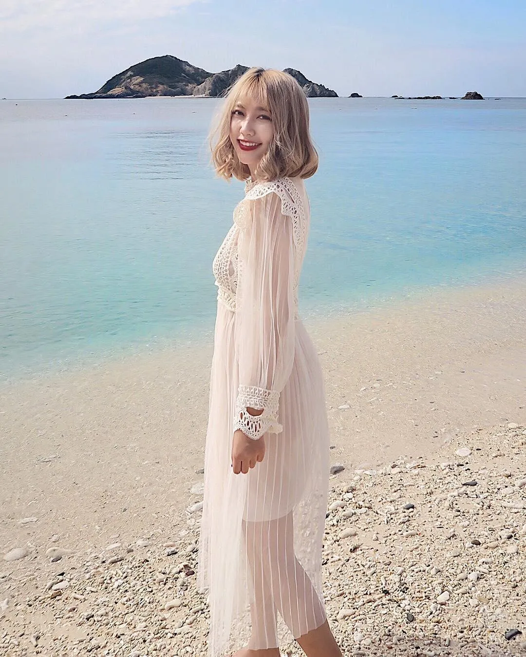Xu Qingling, Ig Sharing Okinawa Bikini Photos photo 47