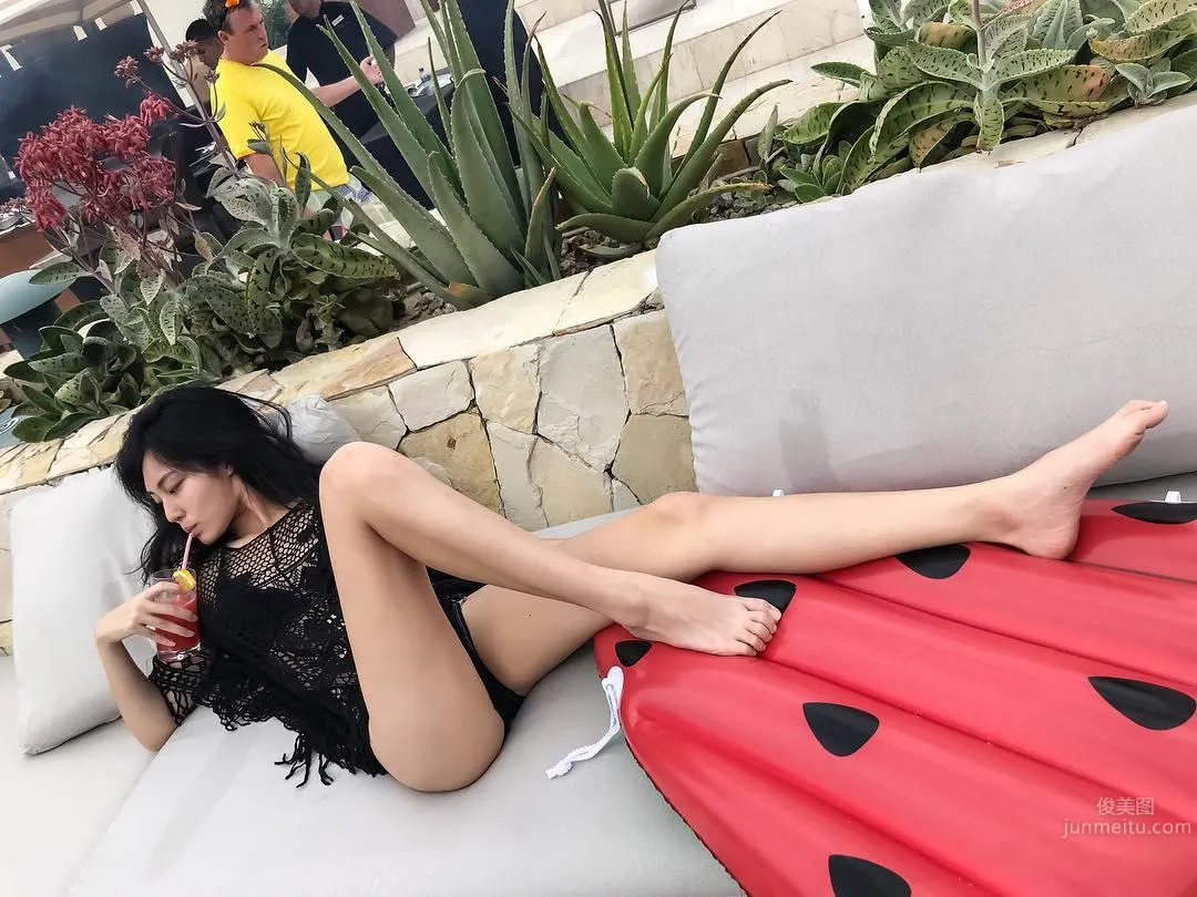 Sweet and Domineering! Chen Lingyu's Super Confident Smile Plus Hot Figure, the Queen Is Decided to Be You! photo 38