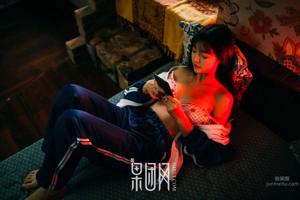 学生妹妹的校服风情！_16