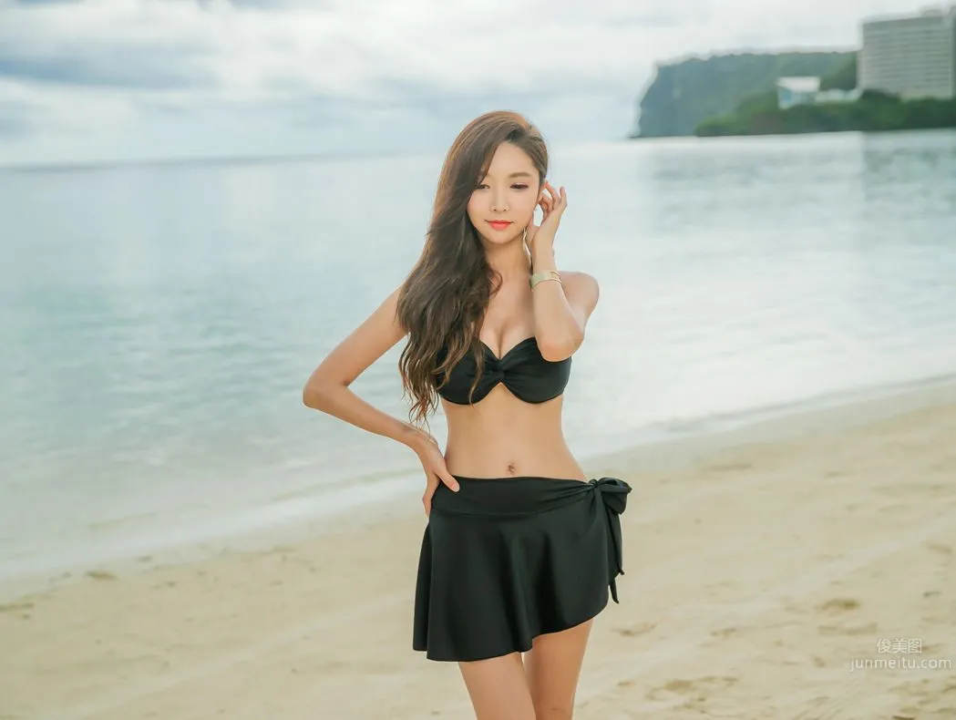 Park Soo Yeon - 2017 Swimwear Series Set Five photo 11