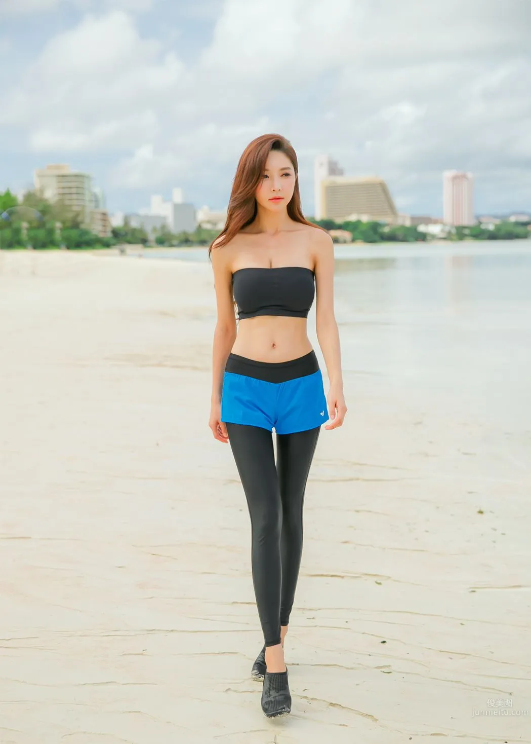 Park Soo Yeon - 2017 Swimwear Series Set Five photo 35