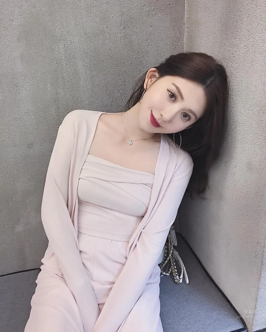 'Mingdao Campus Beauty' Evolved Even More After Graduation, So Hot Fans Shout No No! photo 21