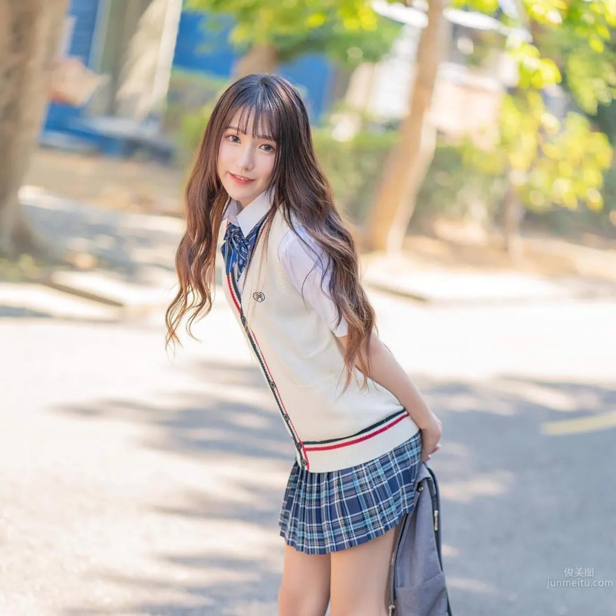 Kaohsiung Goddess Bi Bier, Sweet Schoolgirl Appears photo 34