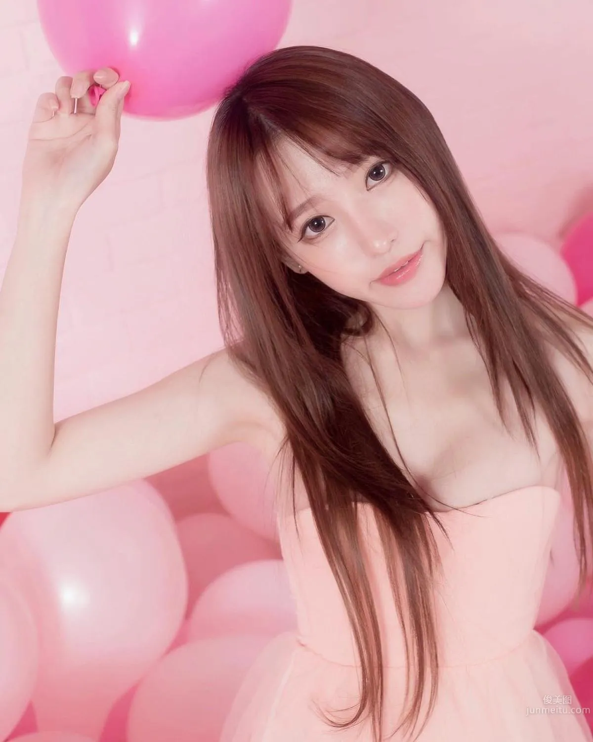 Kaohsiung Goddess Bi Bier, Sweet Schoolgirl Appears photo 20
