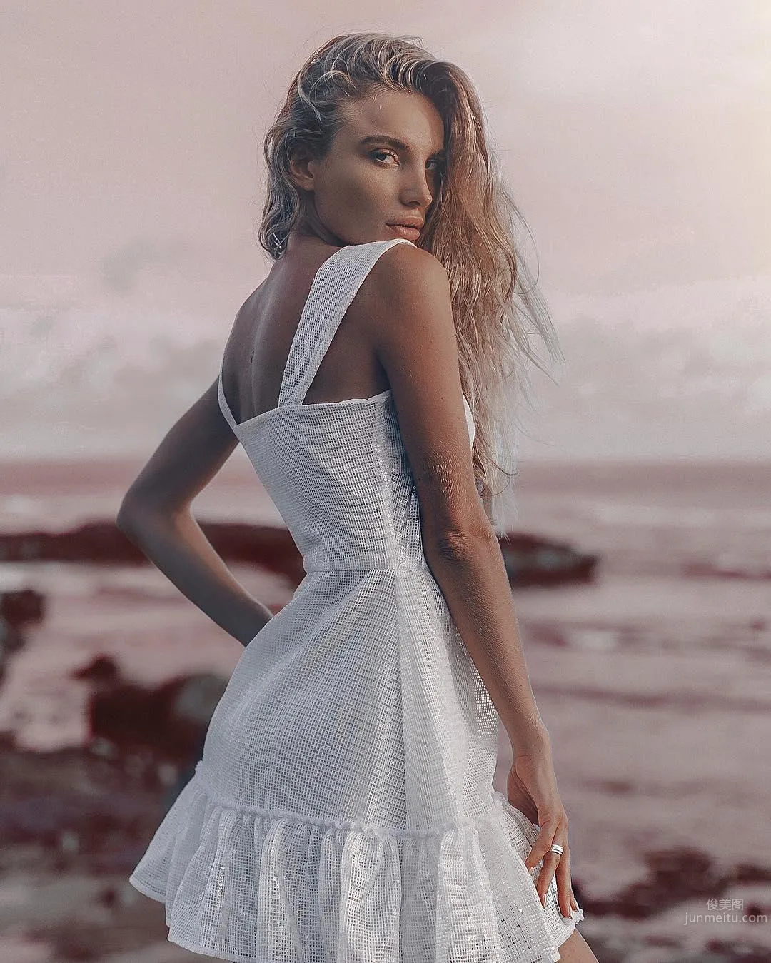 Complete Elegance Victory! Angel Beauty Greta Buz in a One-Piece Swimsuit Releases a Side Leak photo 40