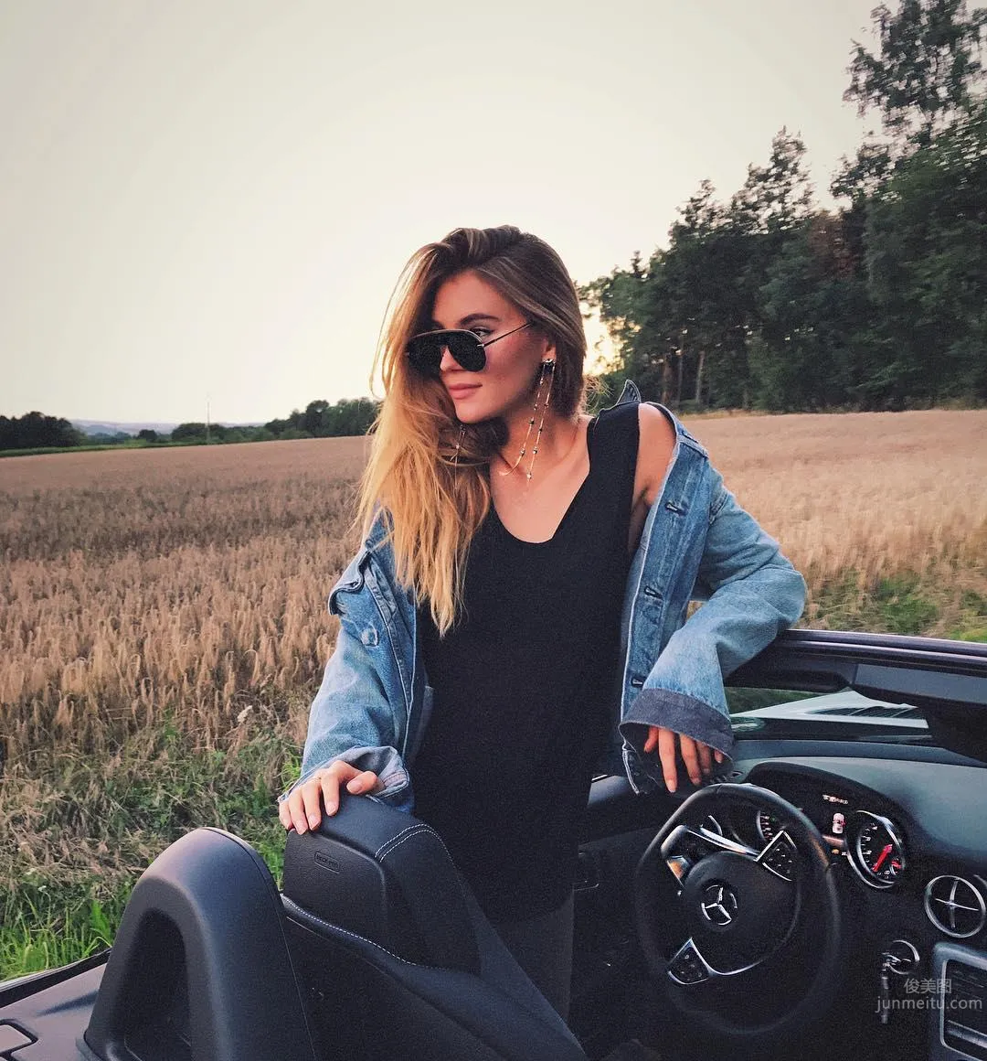 Elegant Sweetheart Stefanie Giesinger, Missing Lower Body, Heavenly Long Legs Revealed photo 14