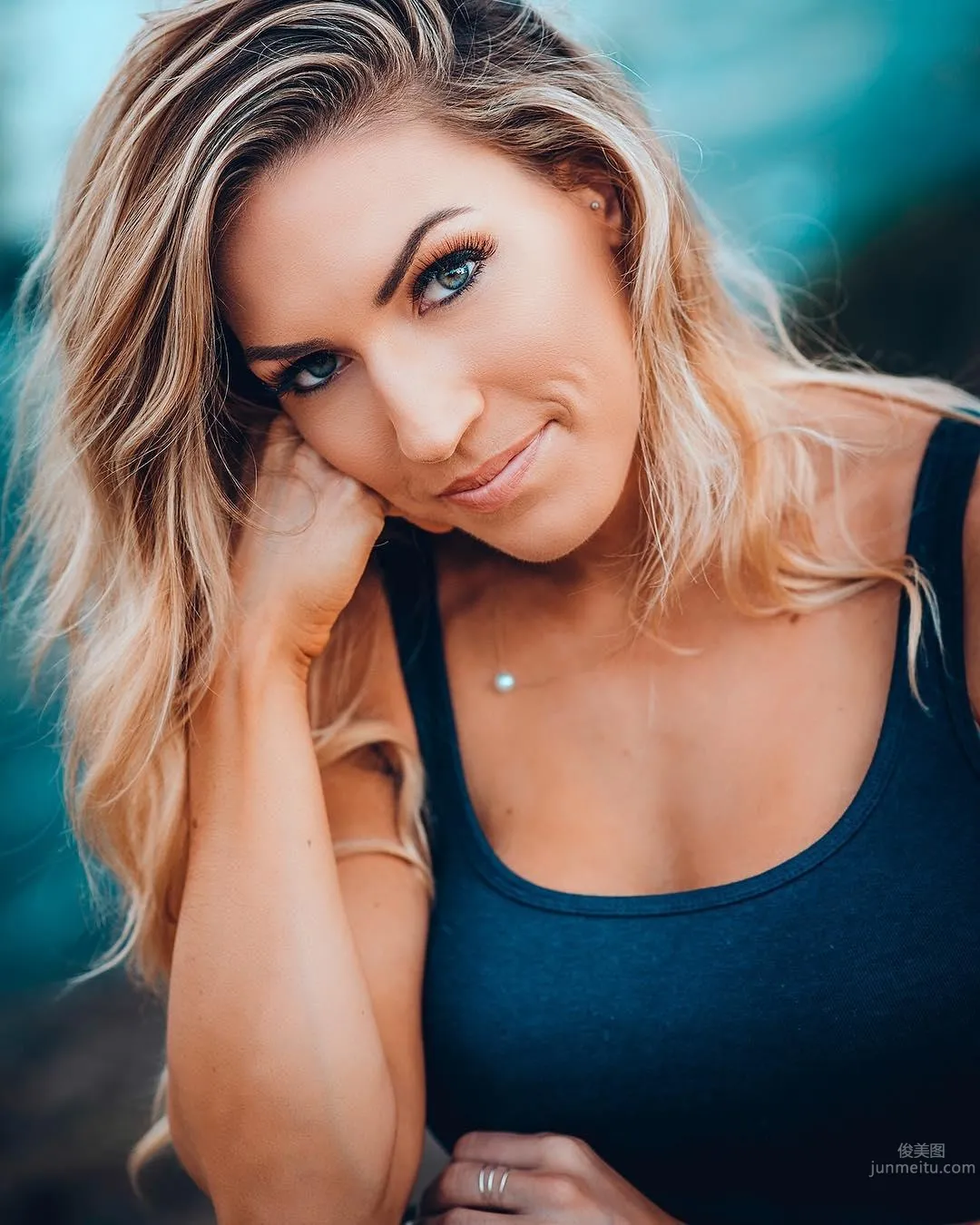 Courtney Gardner - Southern Hemisphere Beauty, Three-Dimensional Curves So Tempting photo 44