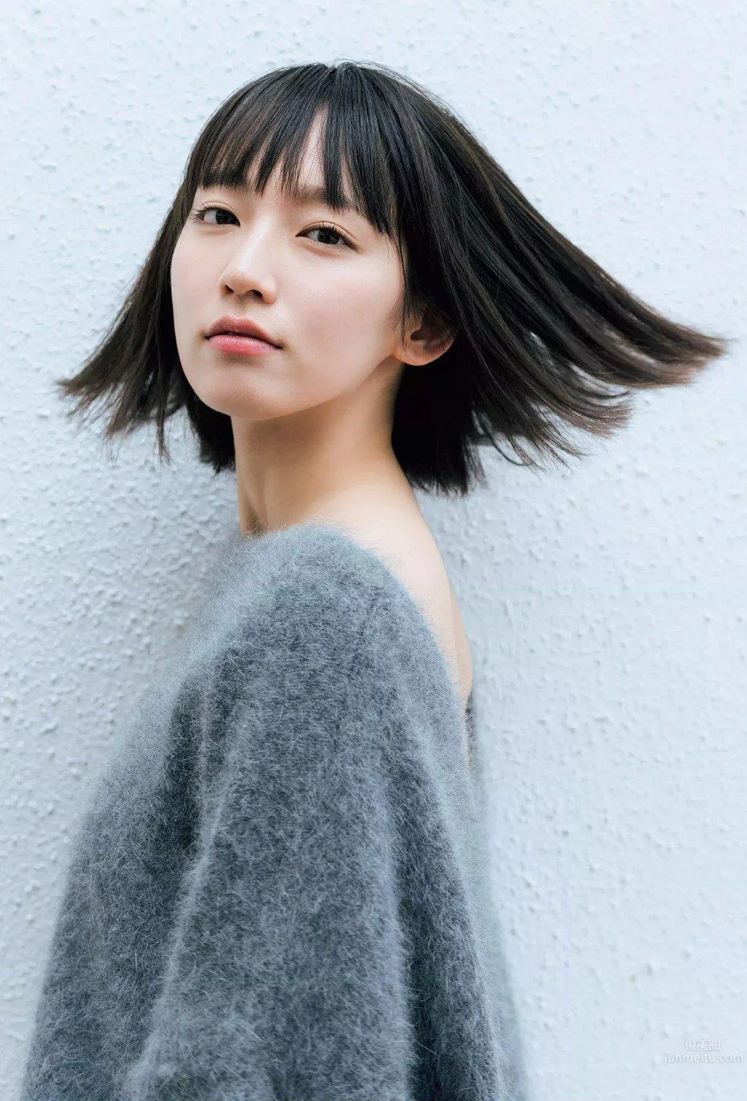 Riho Yoshioka - 2018 Weekly Playboy News Photos photo 37