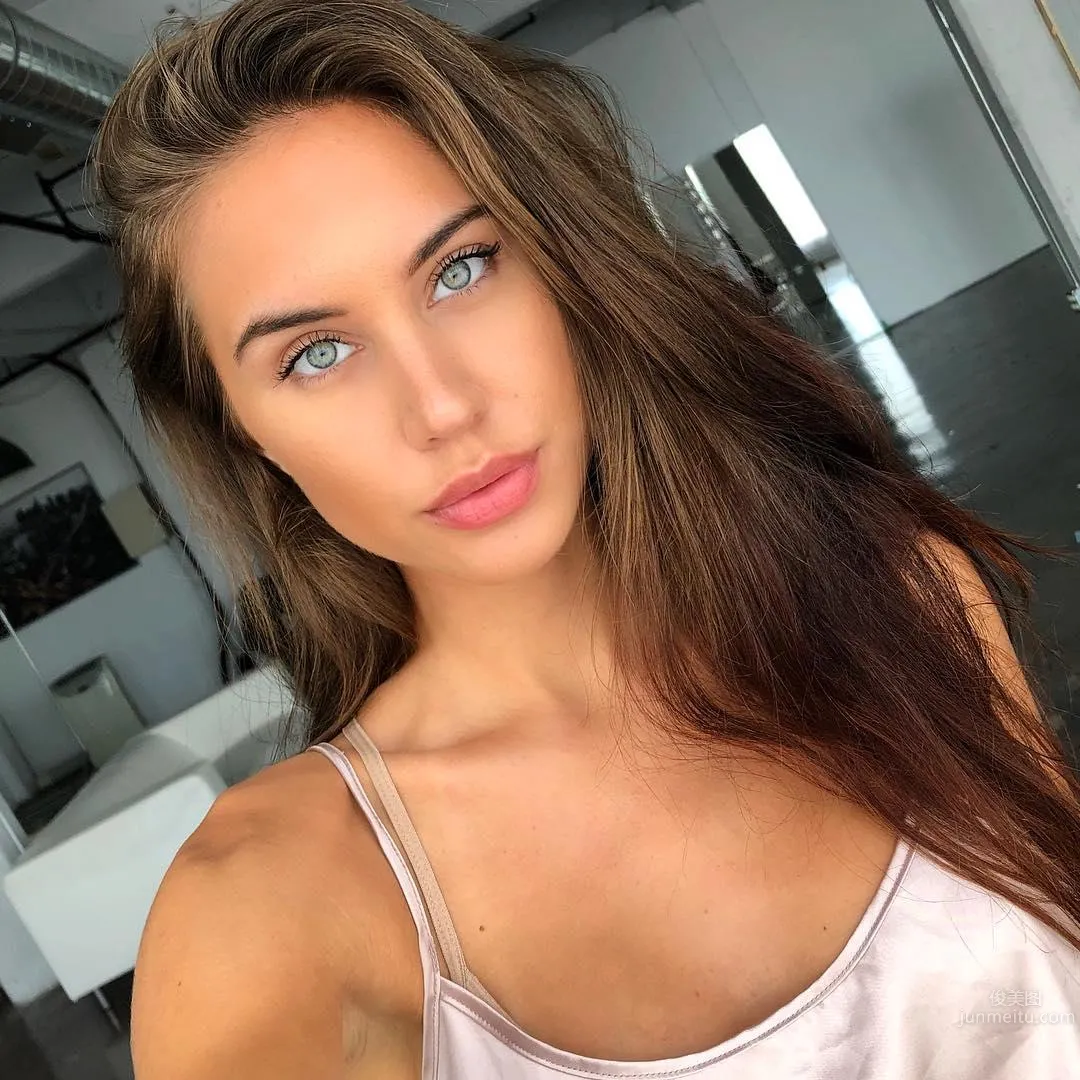 In Love! Angel Face Beauty Brit Manuela, Charming Gaze, Sexiness Off the Charts photo 25