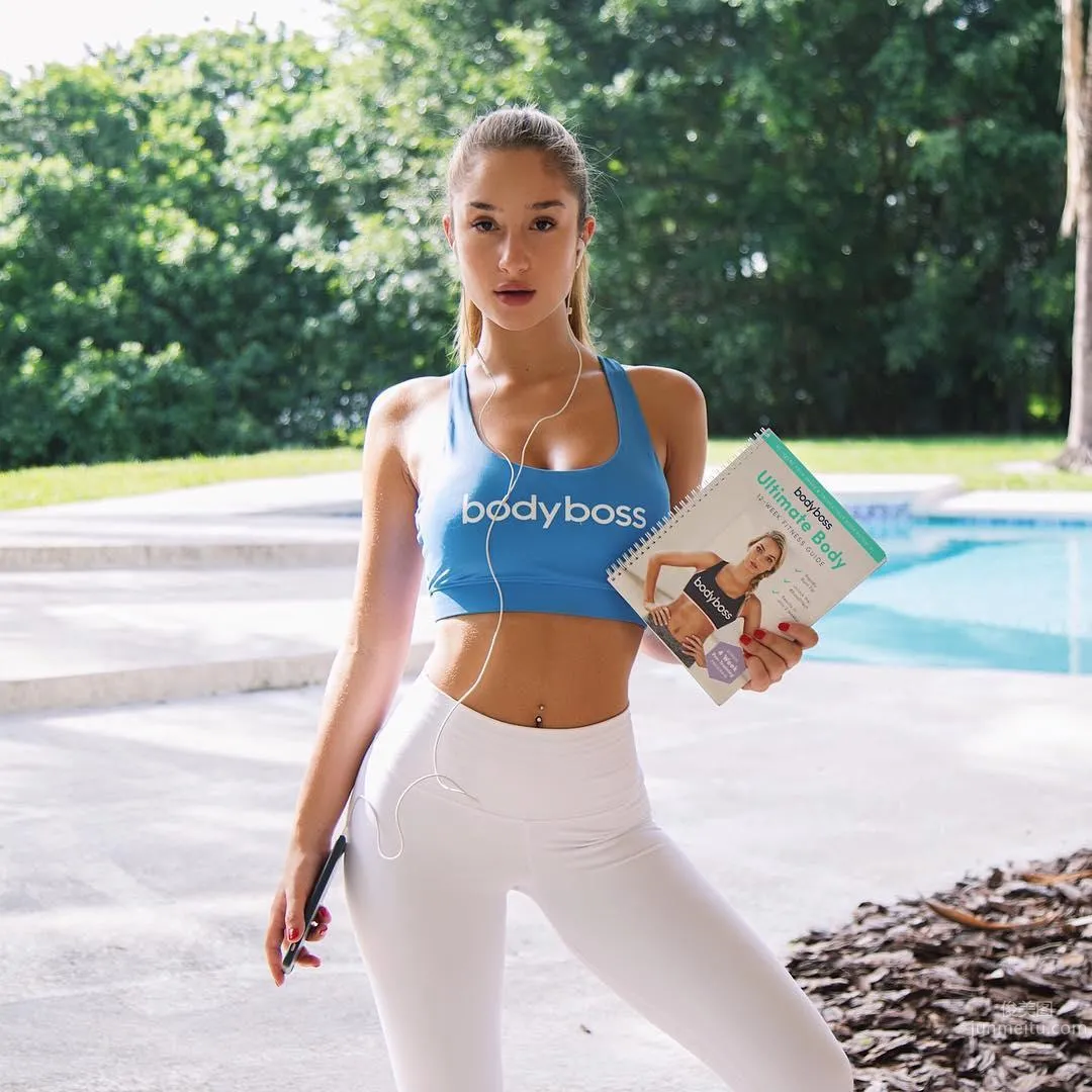 Savannah Montano, Hot Girl with Incredible Body Curves photo 41