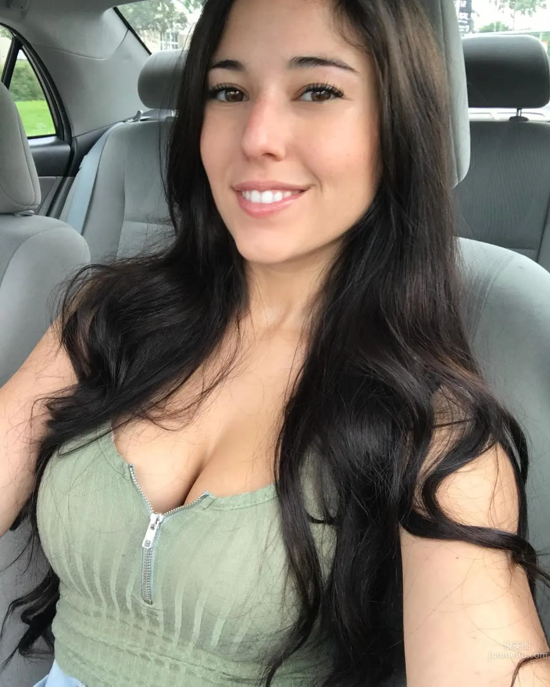 Law Student Beauty Angeline Varona's Very Easy on the Eyes Private Shoot photo 15