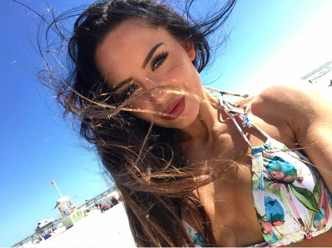 Fitness Girl Sanna Maria Seilamo Loves Wearing Tight Pants, Curves Are Super Obvious photo 16