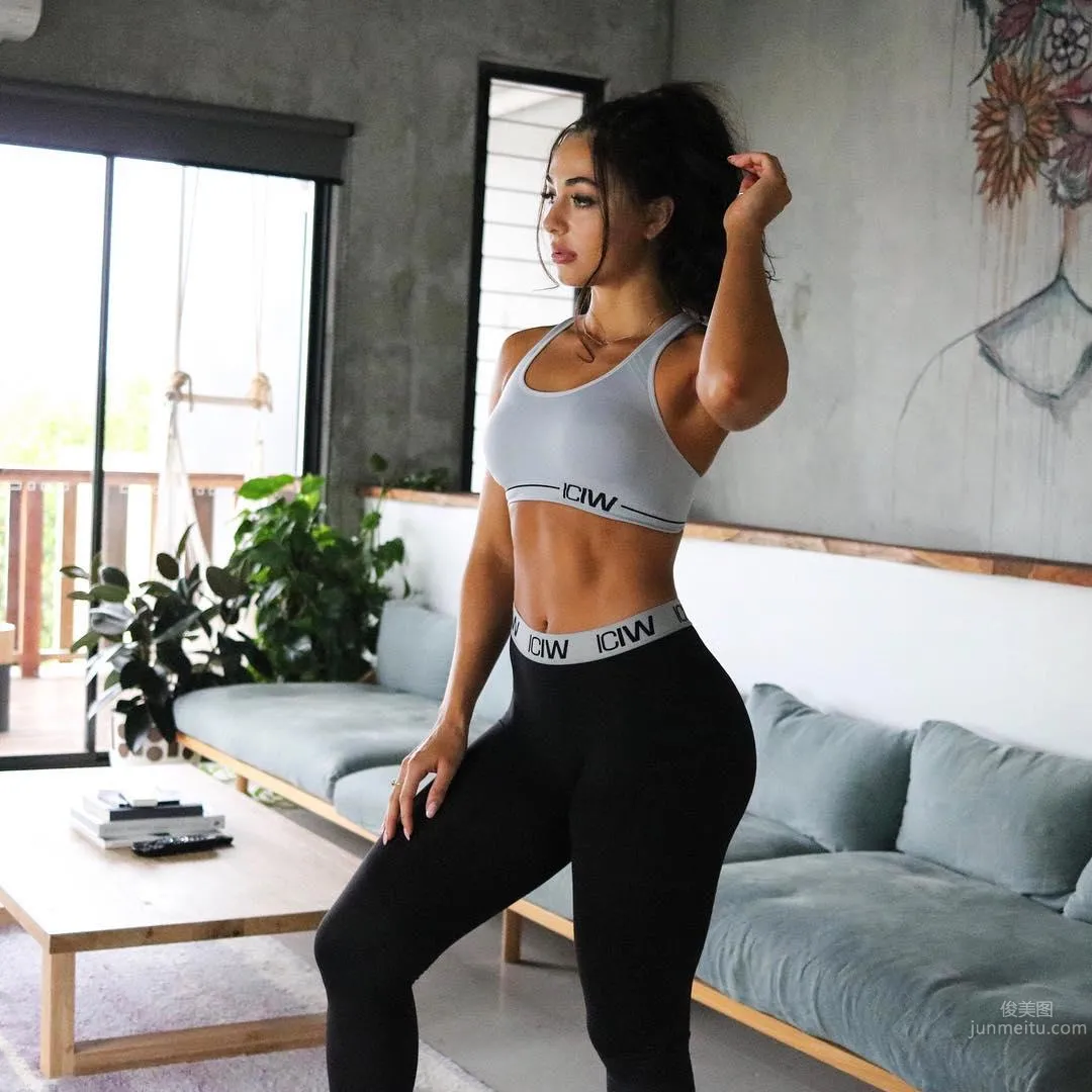 Danielle Robertson: Photo Set 2025 photo 36