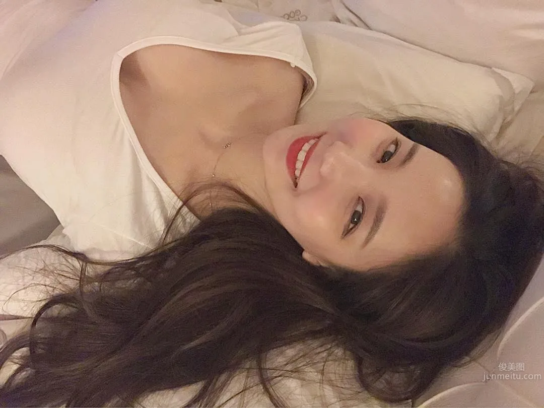韓國清純系正妹화정 深邃馬甲線讓人超驚喜 10