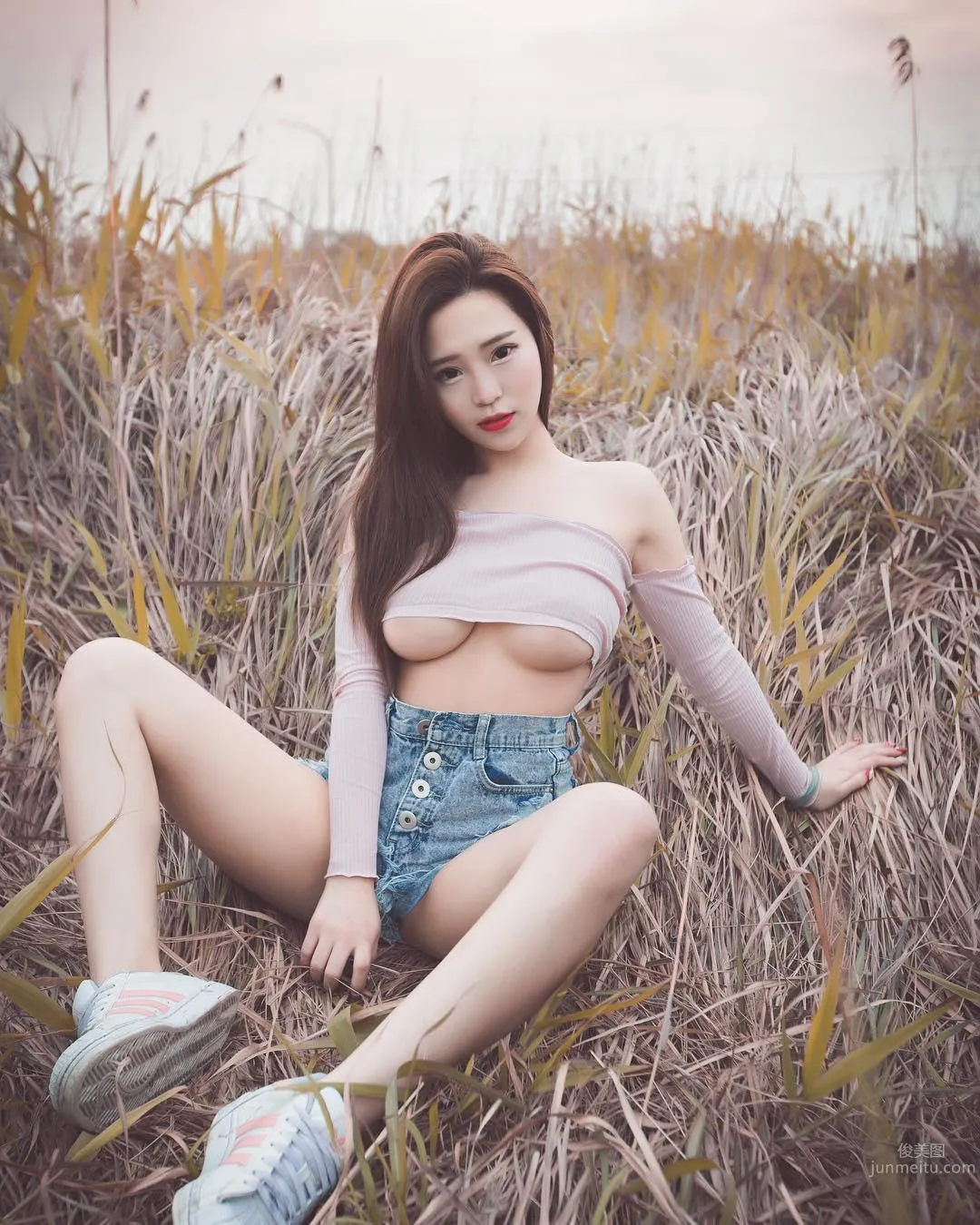 Jin Yuen: Photo Set 2022 photo 23