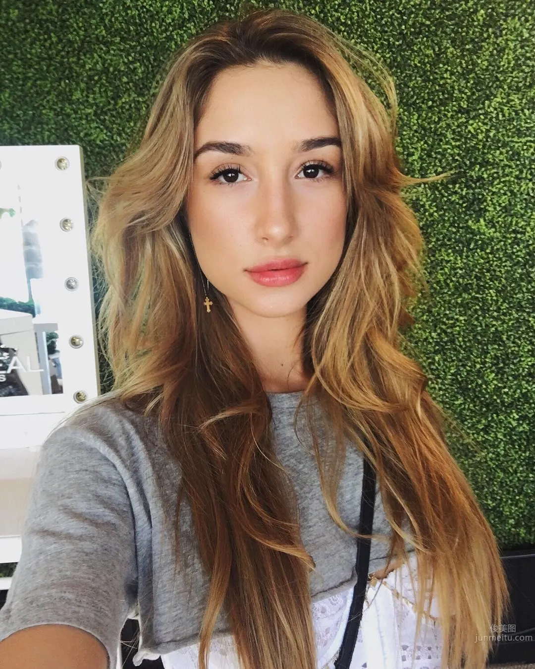 Savannah Montano, Hot Girl with Incredible Body Curves photo 30