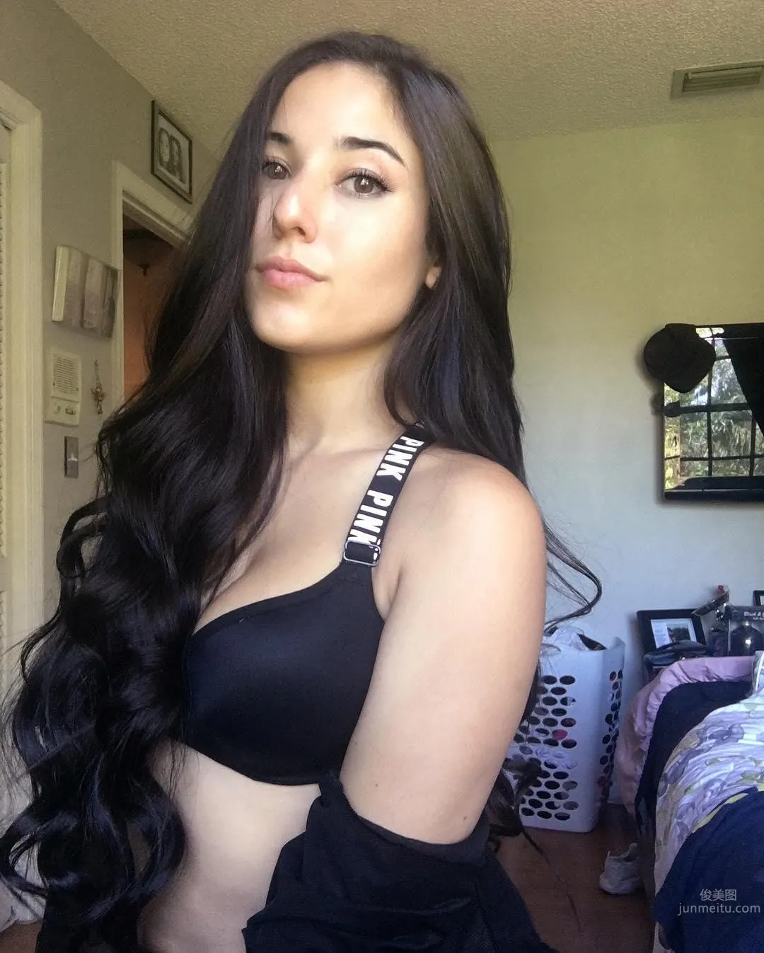 Law Student Beauty Angeline Varona's Very Easy on the Eyes Private Shoot photo 14