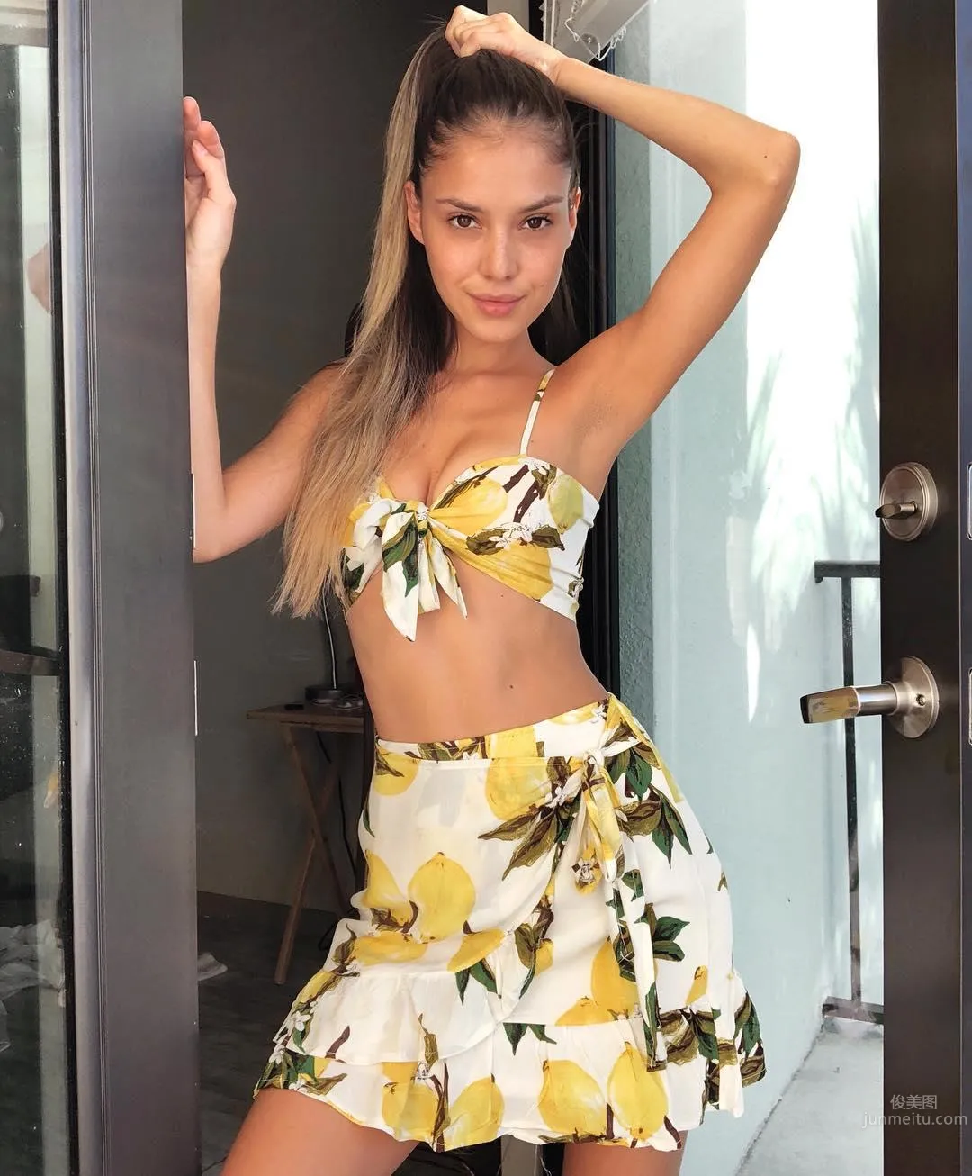 Valeria Rey - Devilish Figure with a Slim Ant Waist photo 15