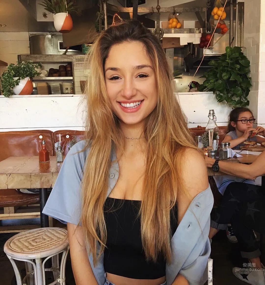 Savannah Montano, Hot Girl with Incredible Body Curves photo 22