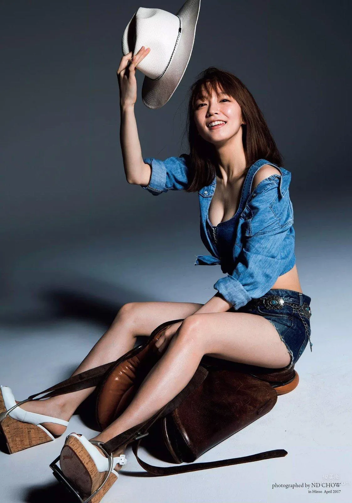 Riho Yoshioka - 2018 Weekly Playboy News Photos photo 40