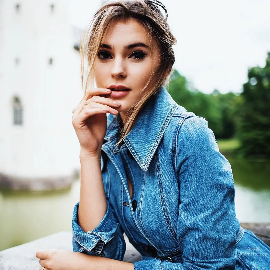 Elegant Sweetheart Stefanie Giesinger, Missing Lower Body, Heavenly Long Legs Revealed photo 13