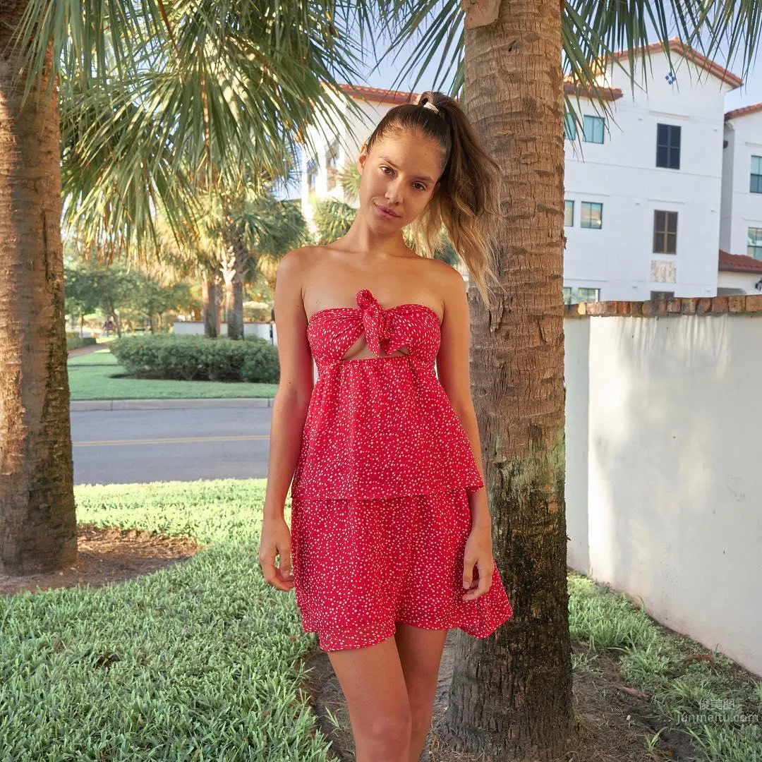 Valeria Rey - Devilish Figure with a Slim Ant Waist photo 54