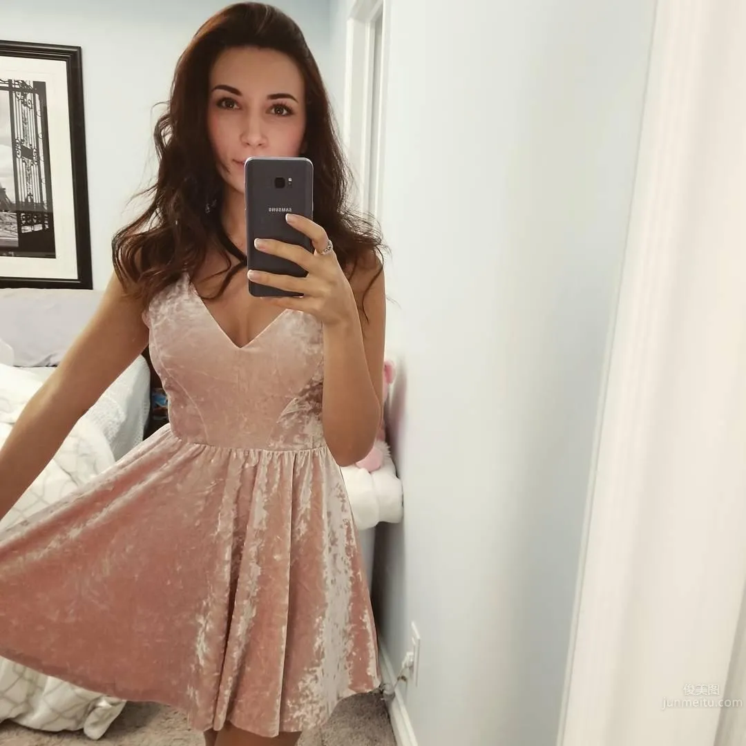Want to Battle Together! Video Game Streamer Girl "Alinity Divine" Fresh and Natural photo 14