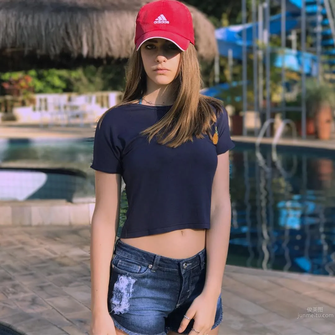 Valentina Schulz- IG百万追踪的巴西少女_0